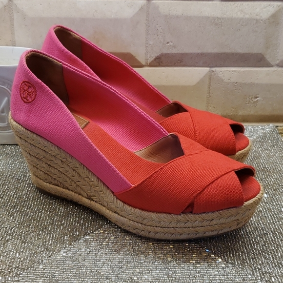 SOLD!! TORY BURCH Filipa Pink Wedges - Size 7 - Picture 1 of 8